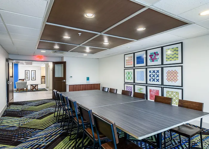 Holiday Inn Express Hotel And Suites Bastrop By Ihg